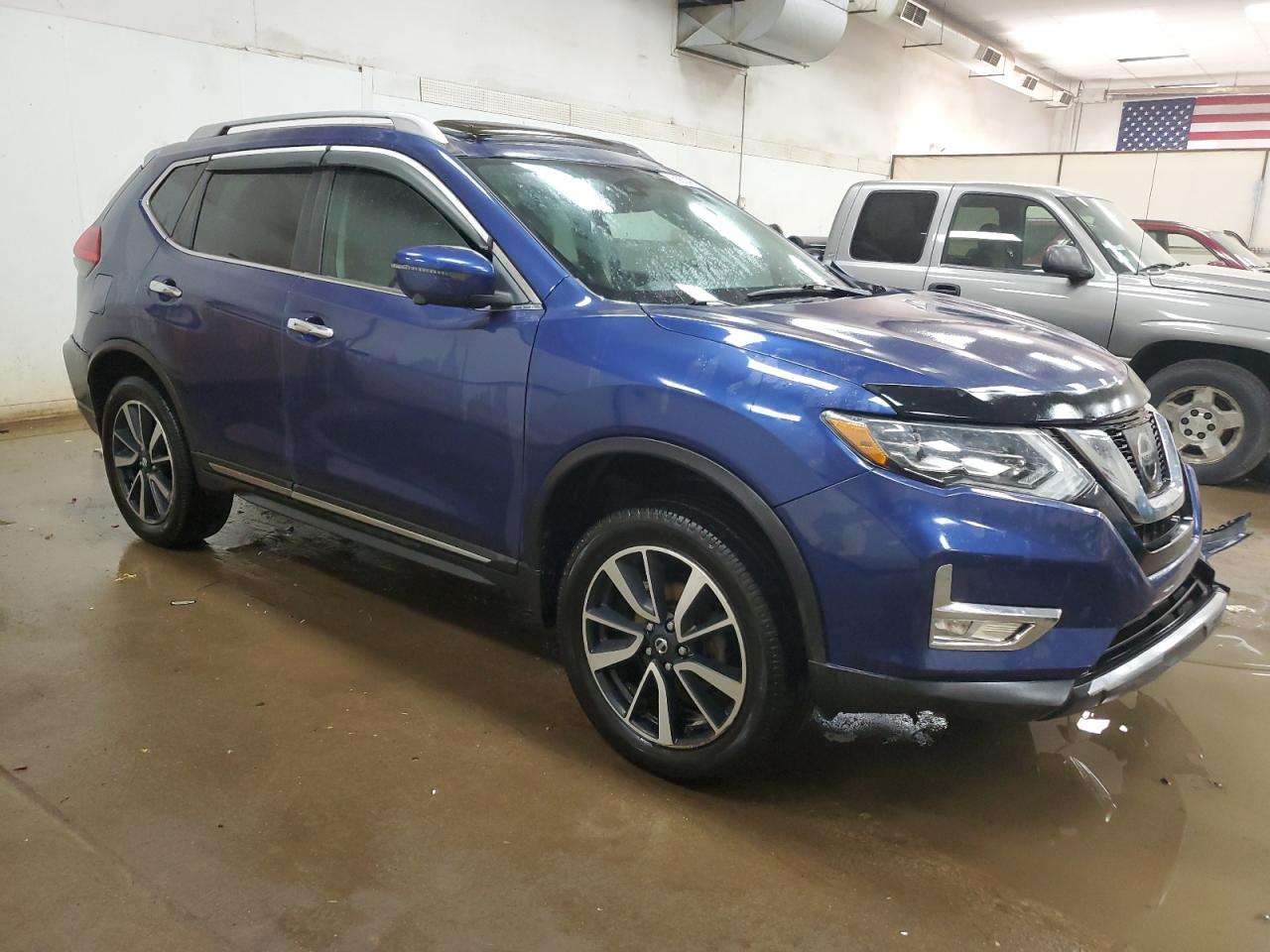 2017 Nissan Rogue - Image 4