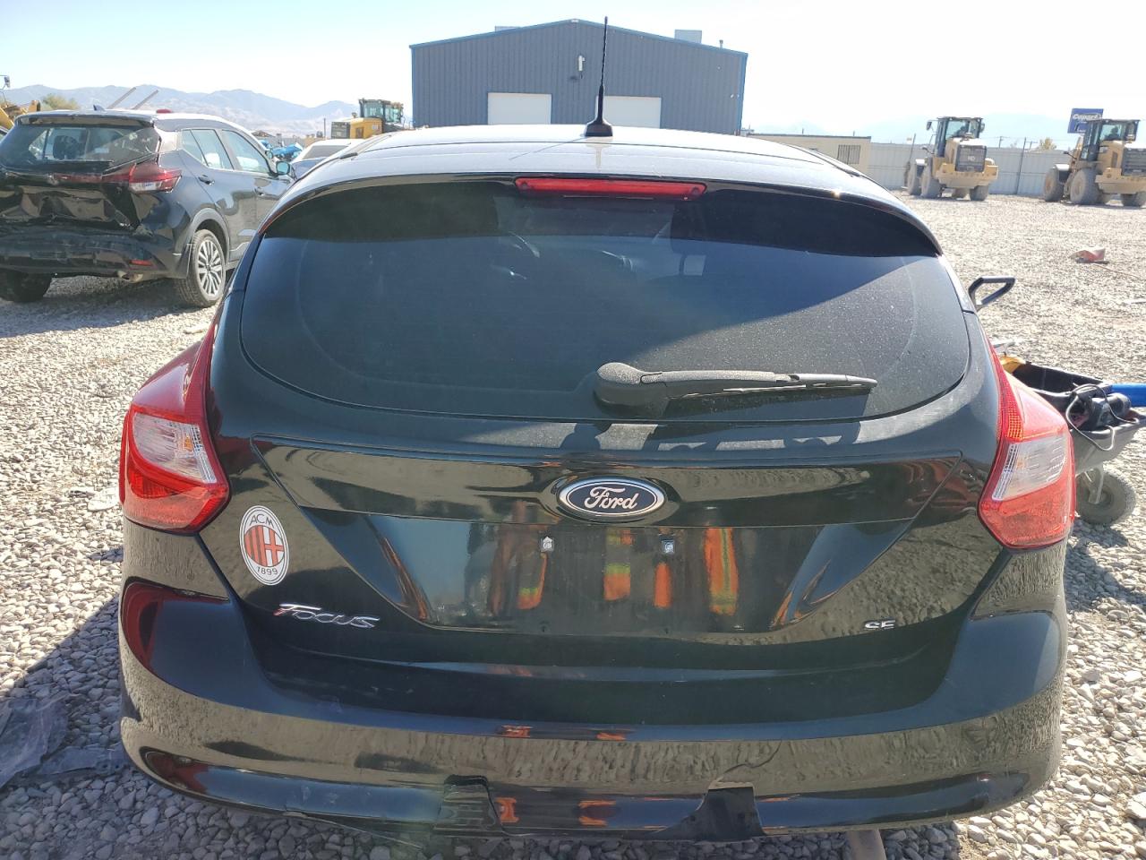 1FAHP3K26CL257977 2012 Ford Focus Se