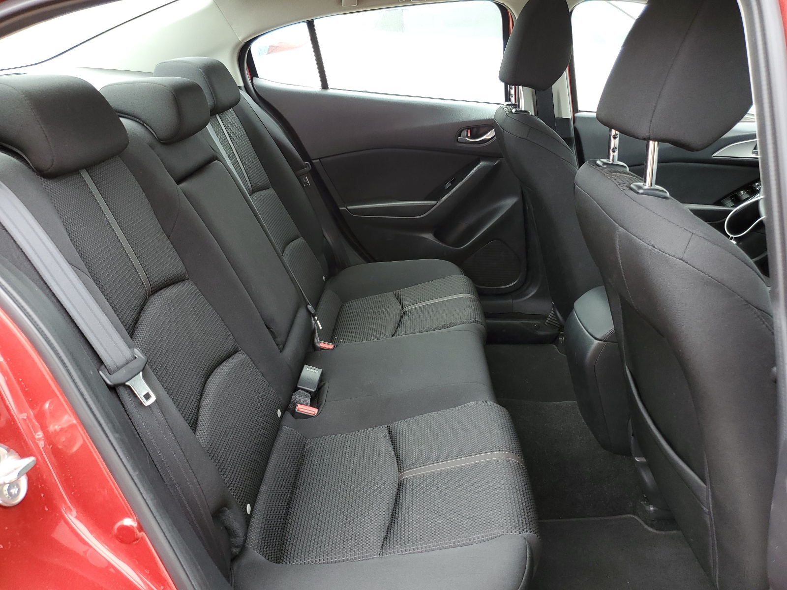 3MZBN1U76JM186243 2018 Mazda 3 Sport