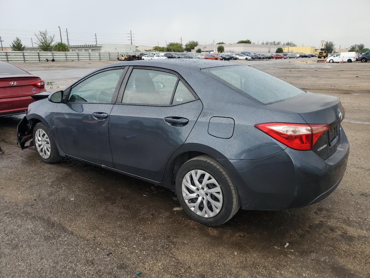 5YFBURHE4KP921423 2019 TOYOTA COROLLA - Image 2