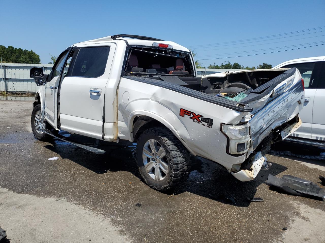 VIN 1FTEW1E55KFB76136 2019 FORD F-150 no.2