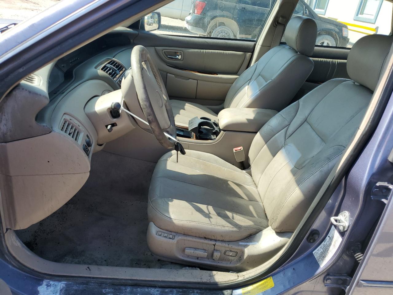 2000 Toyota Avalon - Image 7