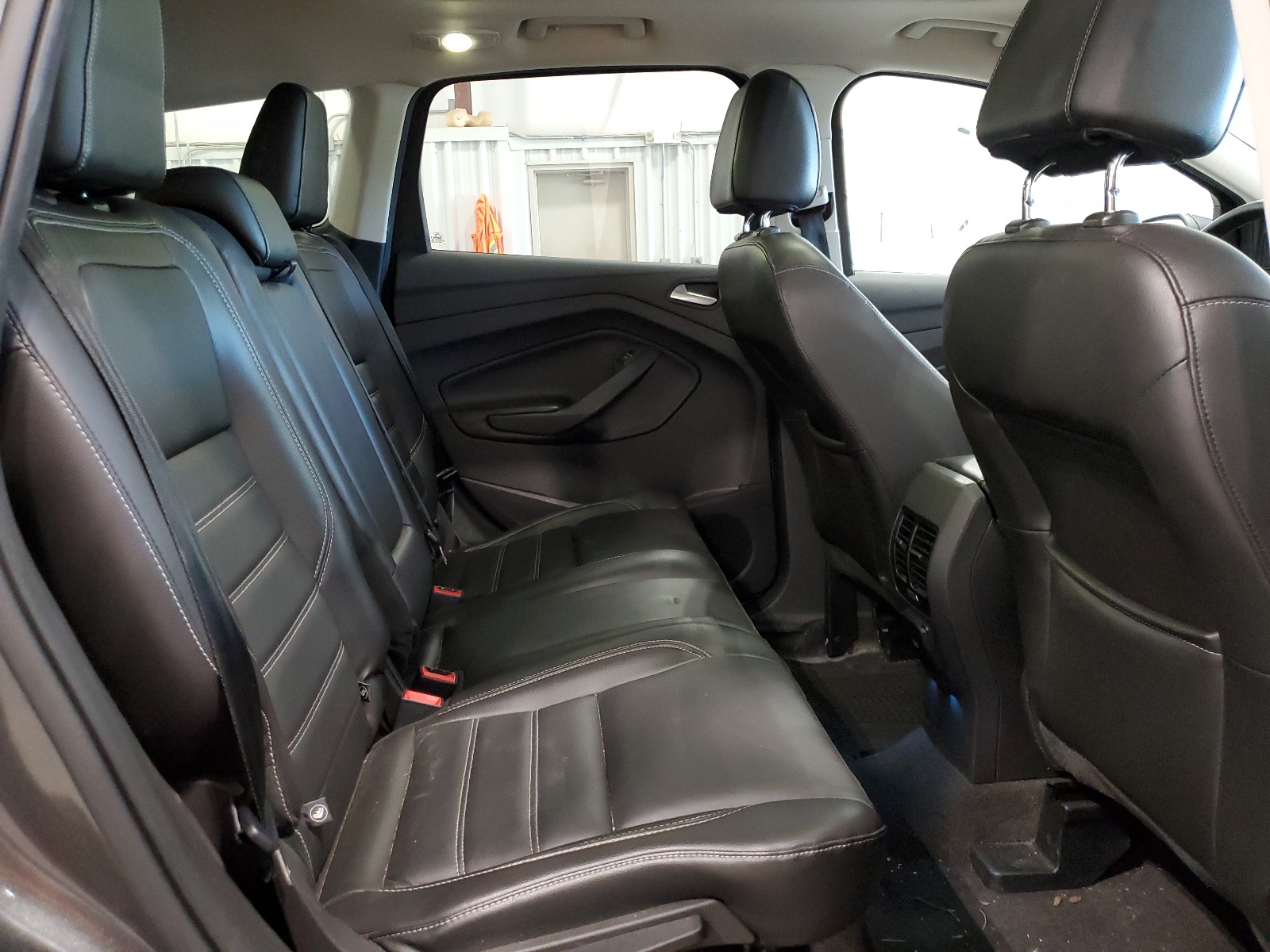 1FMCU9J98HUA99976 2017 Ford Escape Titanium