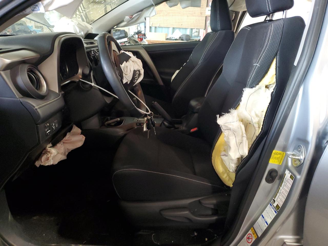 2017 Toyota Rav4 Xle VIN: 2T3RFREV1HW640773 Lot: 64700894