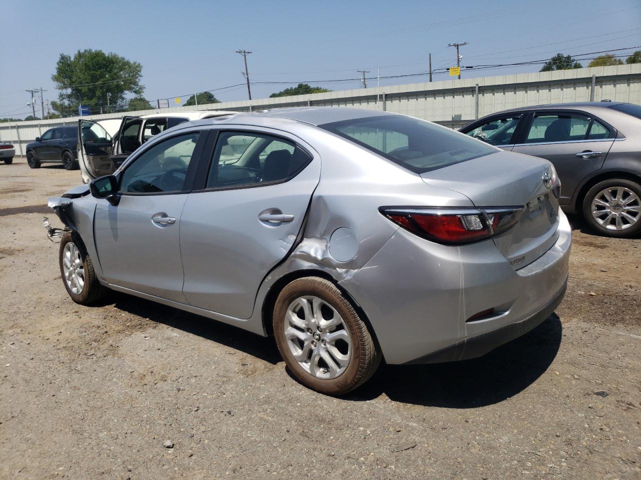 2017 Toyota Yaris - Image 2