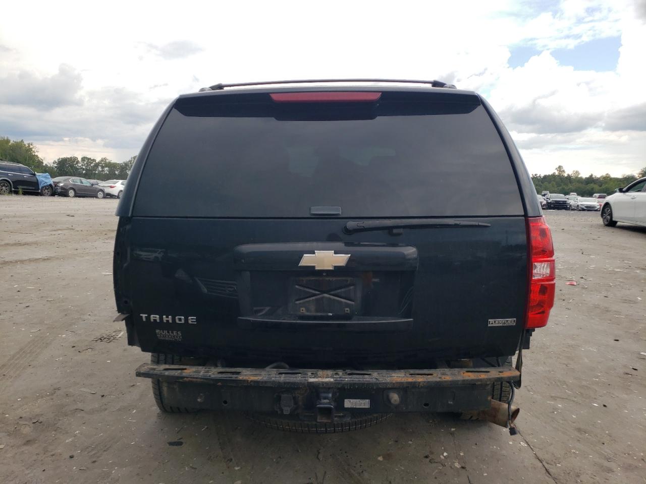 1GNSKAE03BR379633 2011 Chevrolet Tahoe K1500 Ls