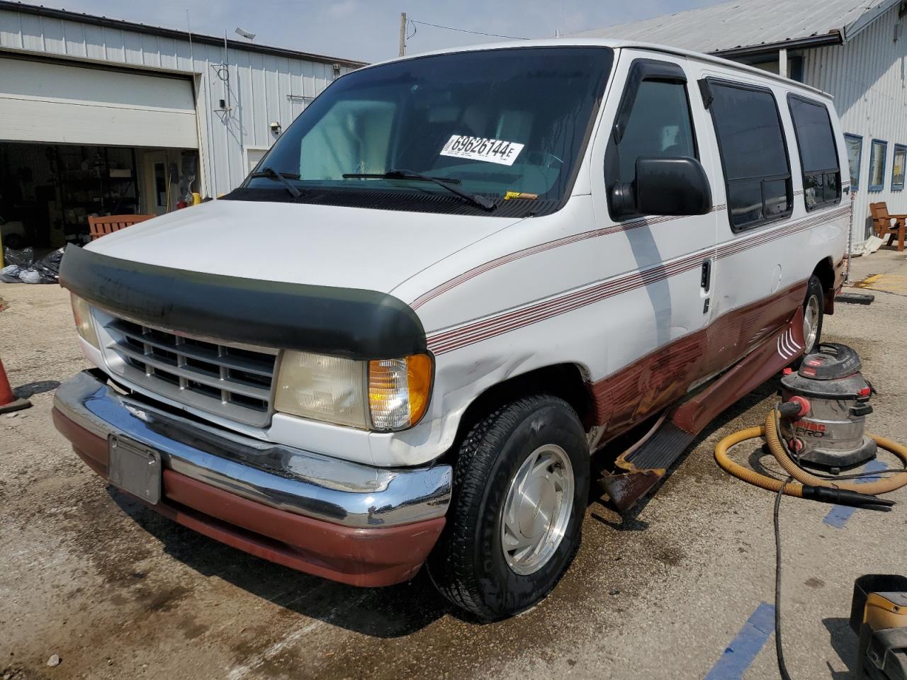 1994 Ford Econoline E150 Van VIN: 1FDEE14H0RHB30660 Lot: 69626144