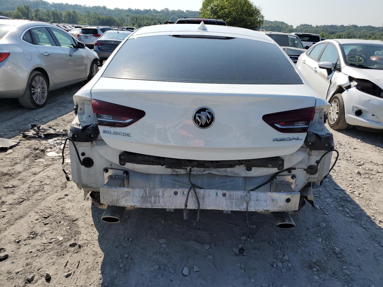 2018 Buick Regal - Image 6