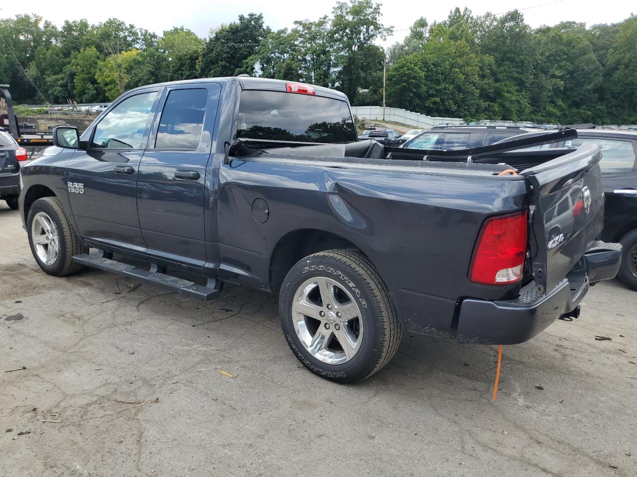 1C6RR7FG6JS265092 2018 Ram 1500 St