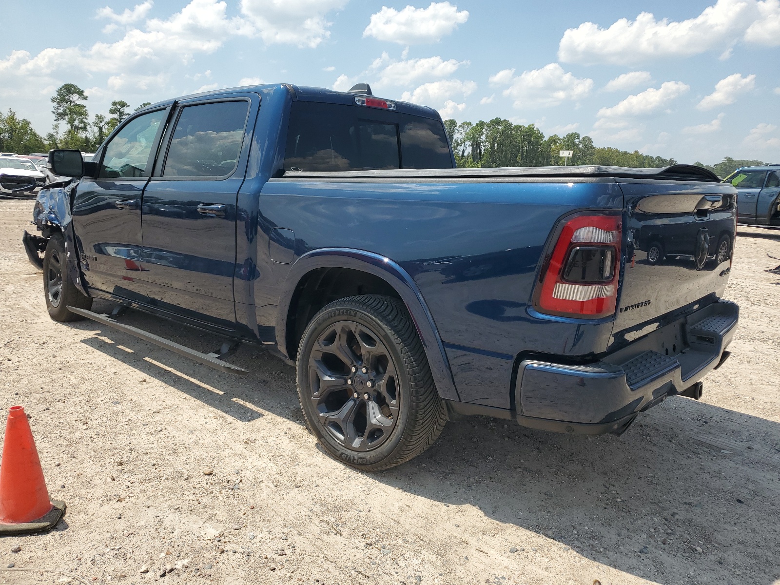 2021 Ram 1500 Limited vin: 1C6SRFHM7MN623950