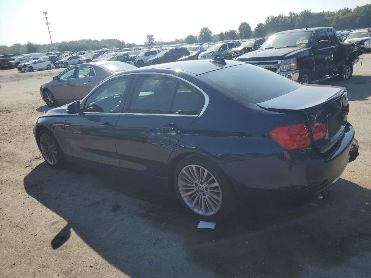 WBA3B5G59FNS13530 2015 BMW 3 SERIES - Image 2