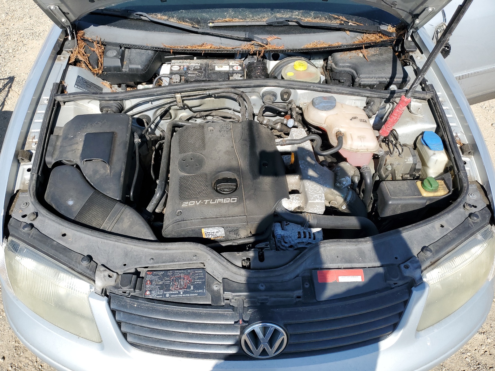 WVWNA23B9YE238584 2000 Volkswagen Passat Gls