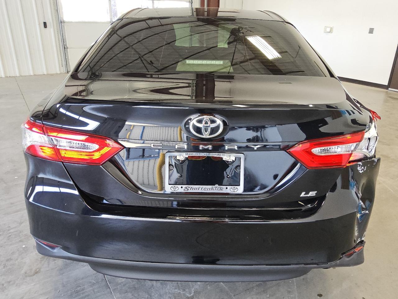 VIN JTNB11HK5J3028373 2018 TOYOTA CAMRY no.6