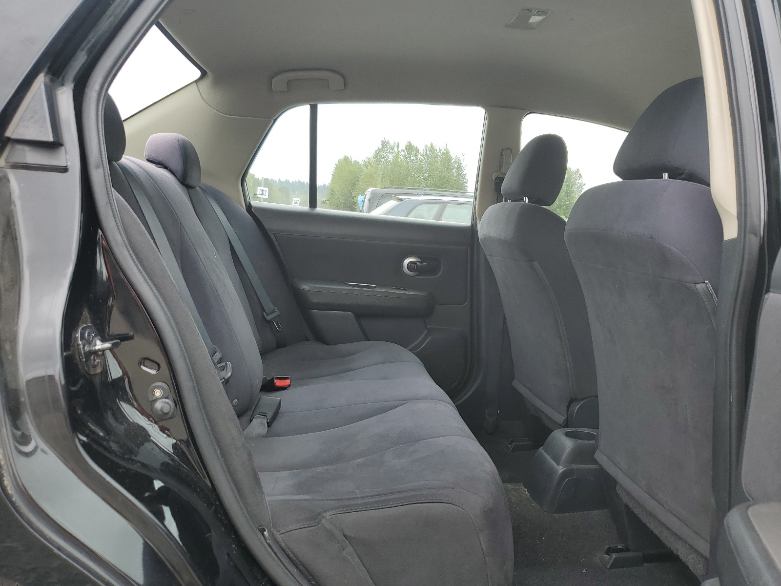 3N1BC11EX8L463670 2008 Nissan Versa S