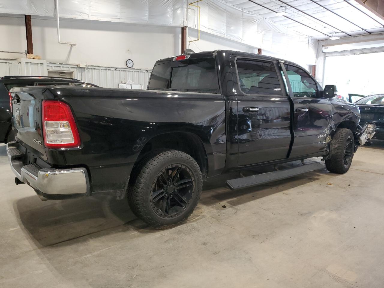 VIN 1C6SRFFT7KN570352 2019 RAM 1500 no.3