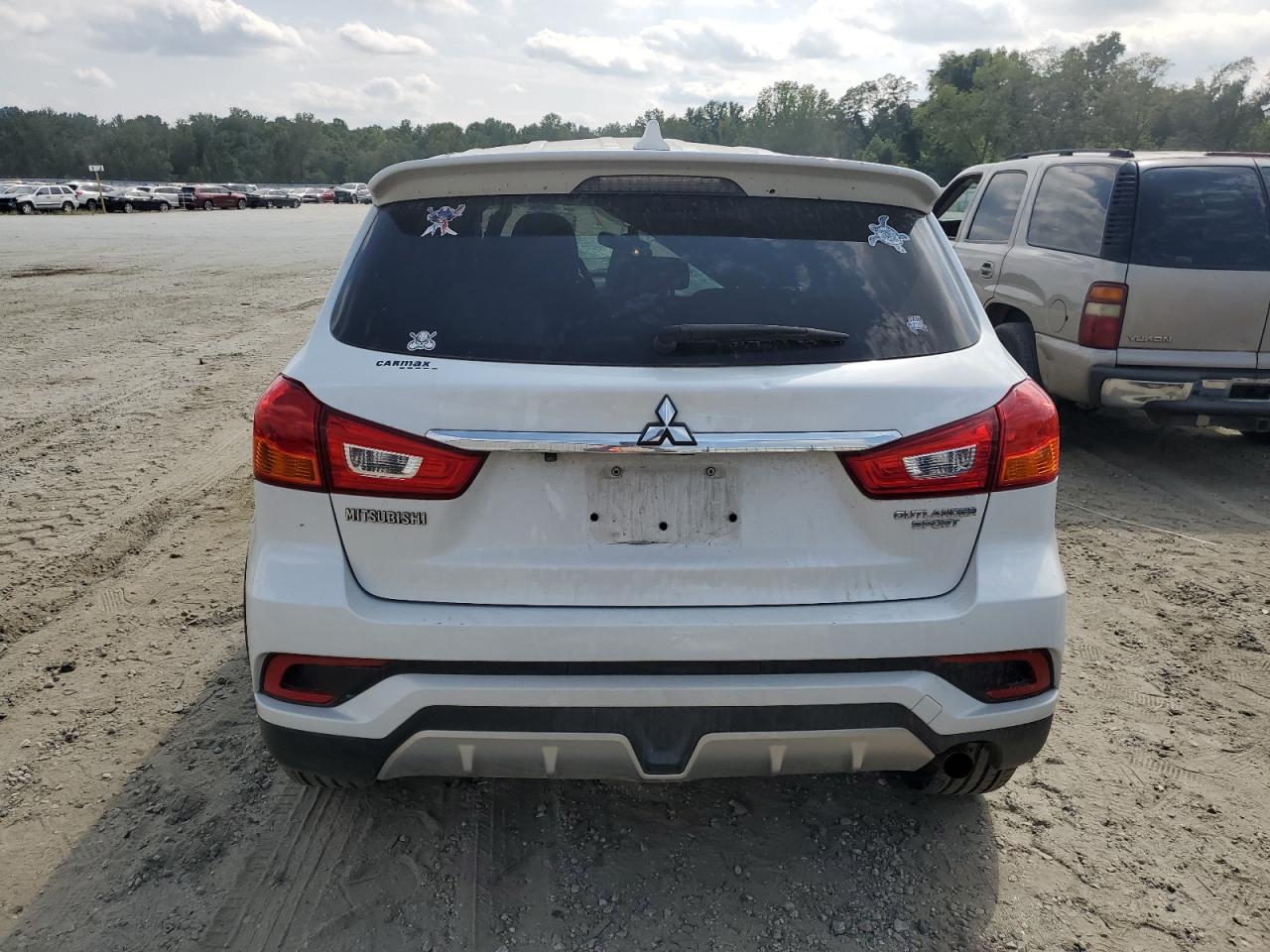 JA4AP3AU0JU023897 2018 Mitsubishi Outlander Sport Es