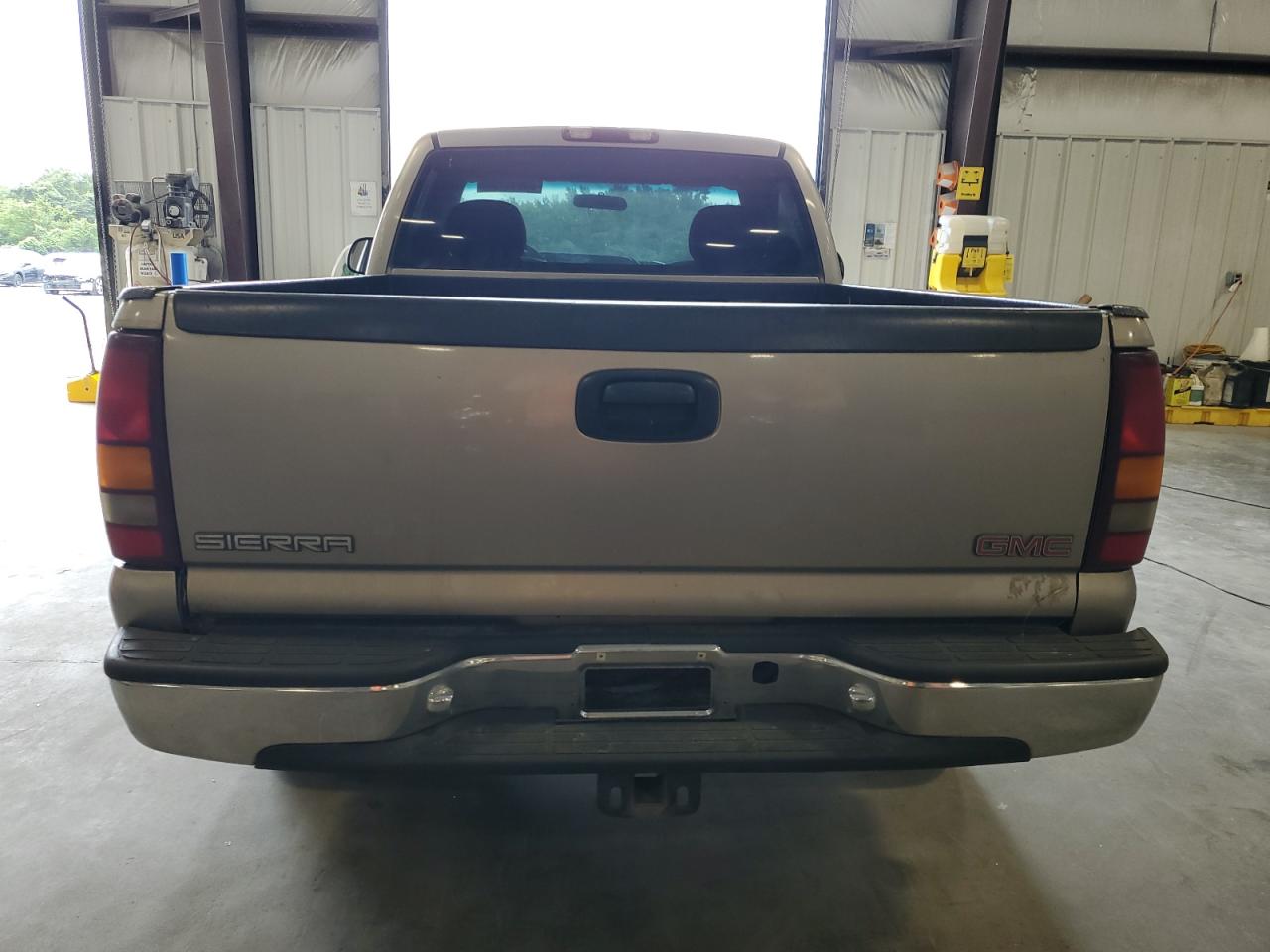 2000 GMC New Sierra C1500 VIN: 1GTEC14W4YZ128993 Lot: 65615184