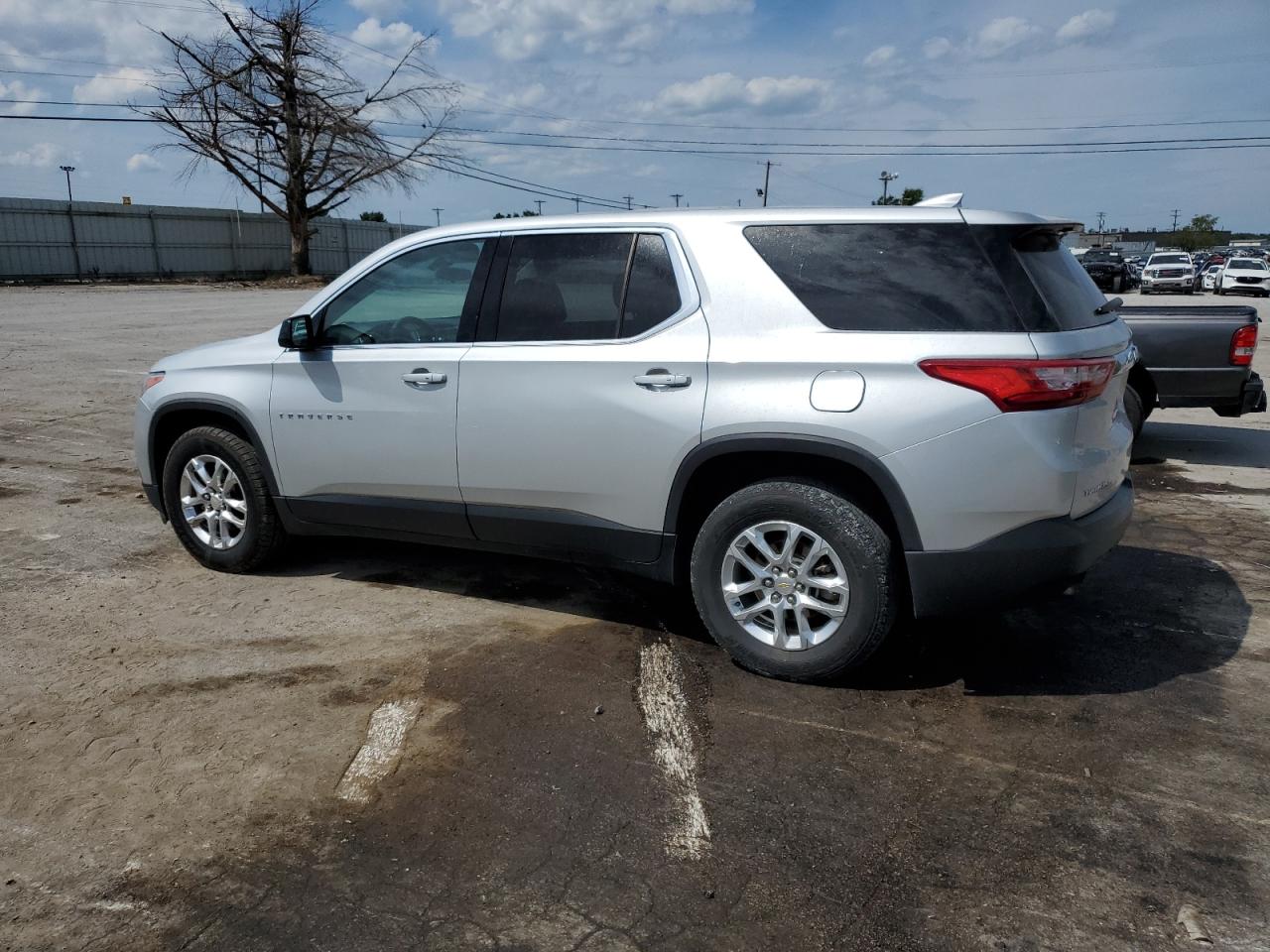 1GNERFKW3KJ102123 2019 CHEVROLET TRAVERSE - Image 2