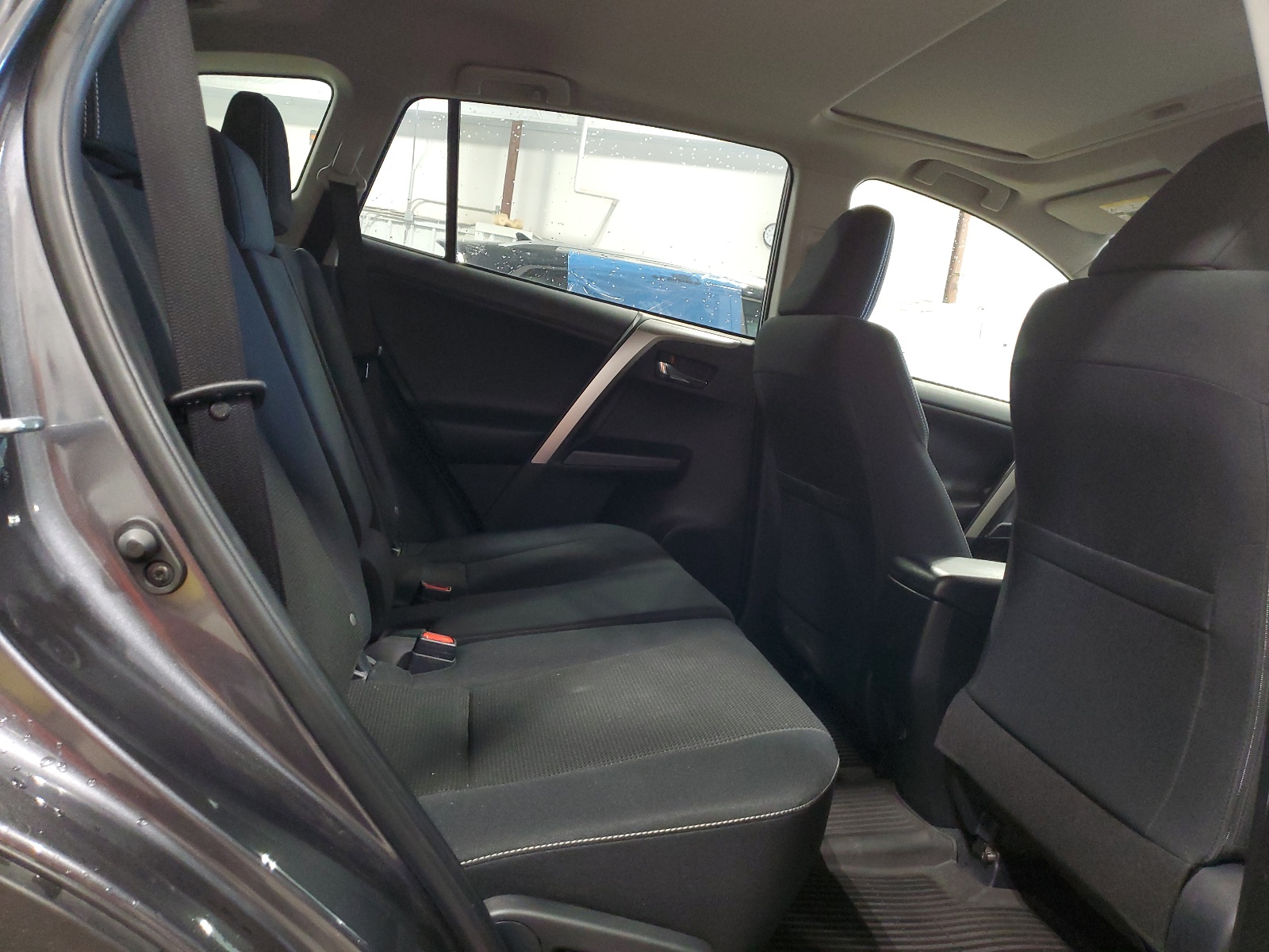 JTMRFREV0HD218362 2017 Toyota Rav4 Xle