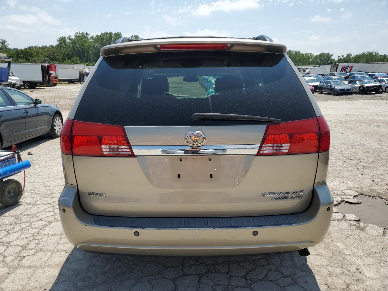 5TDBA22C04S027002 2004 Toyota Sienna Xle