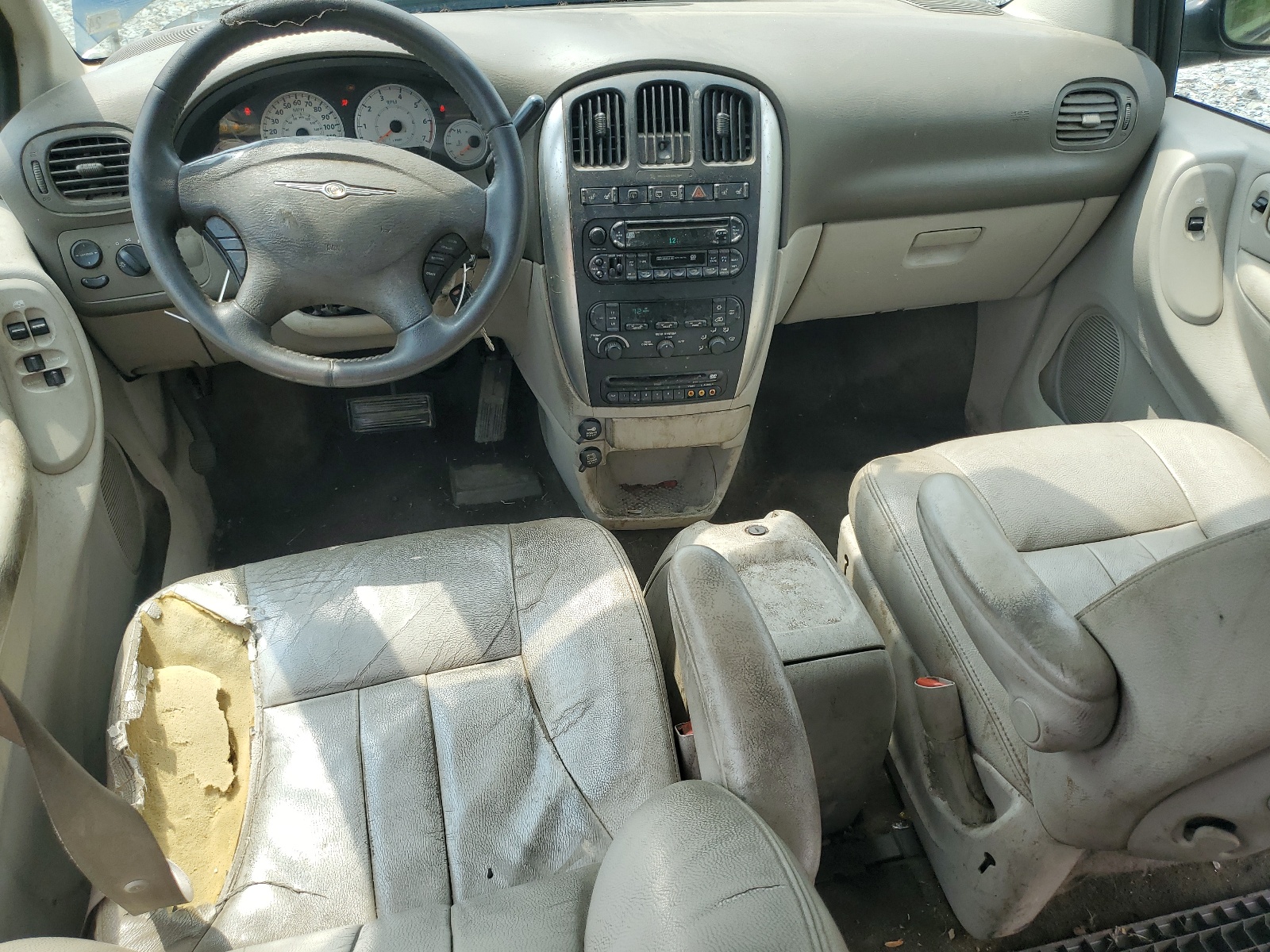 2C4GP54L95R240740 2005 Chrysler Town & Country Touring