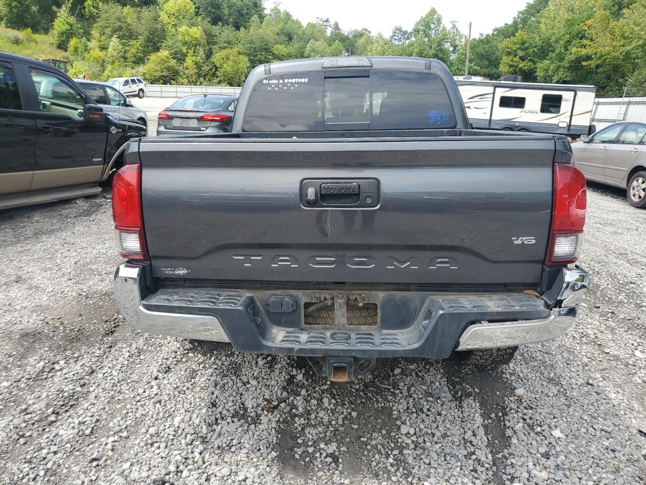 3TMCZ5AN0JM186292 2018 Toyota Tacoma Double Cab