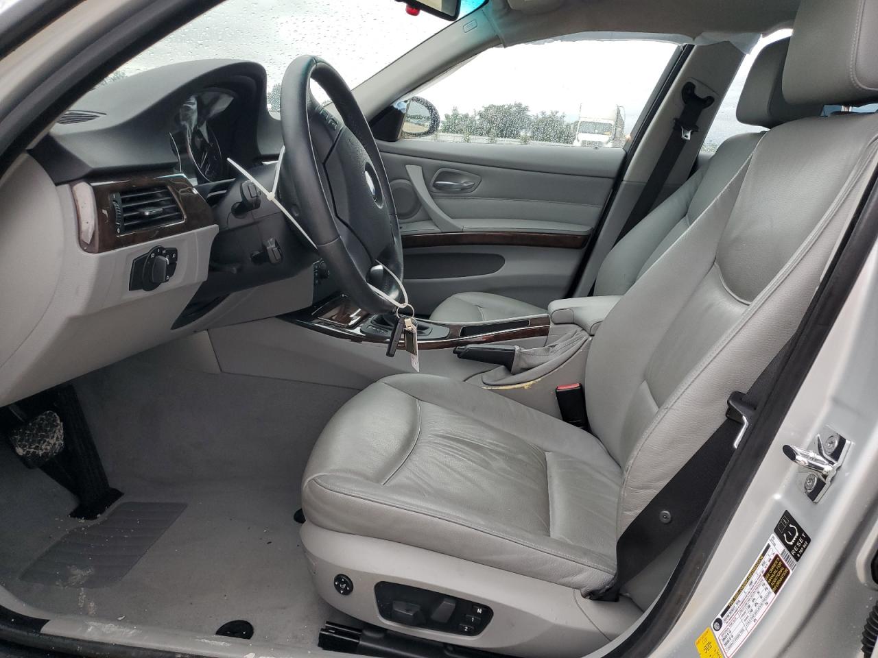 2006 BMW 325 I VIN: WBAVB13526KX51415 Lot: 68242034