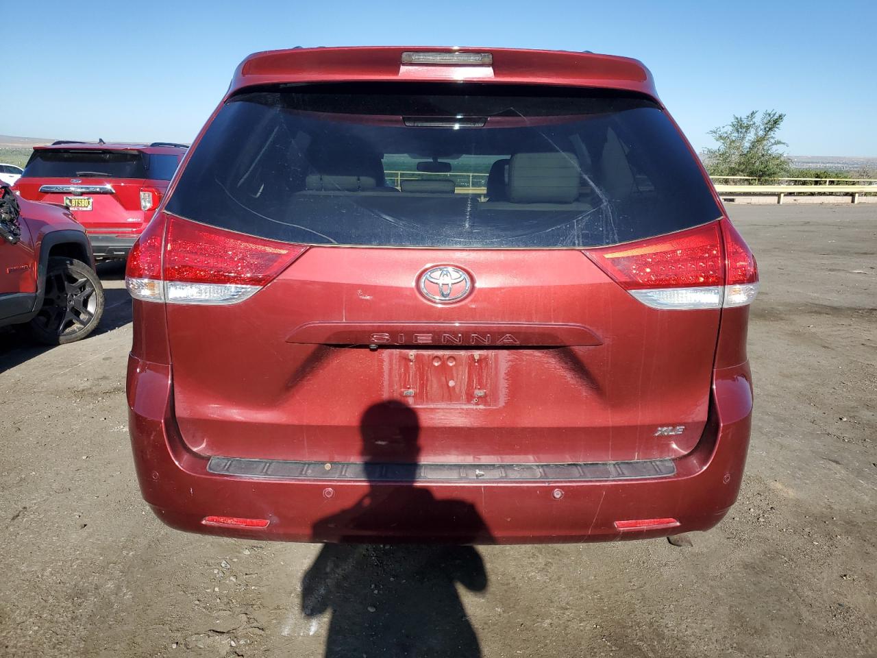 5TDYK3DC4CS212565 2012 Toyota Sienna Xle