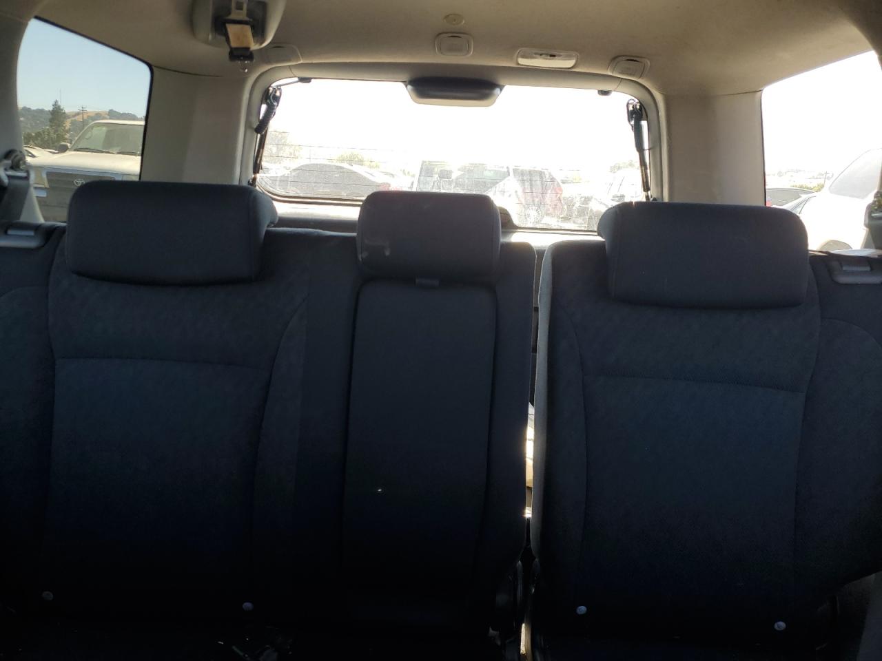 2005 Honda Cr-V Lx VIN: JHLRD68565C020129 Lot: 67896324