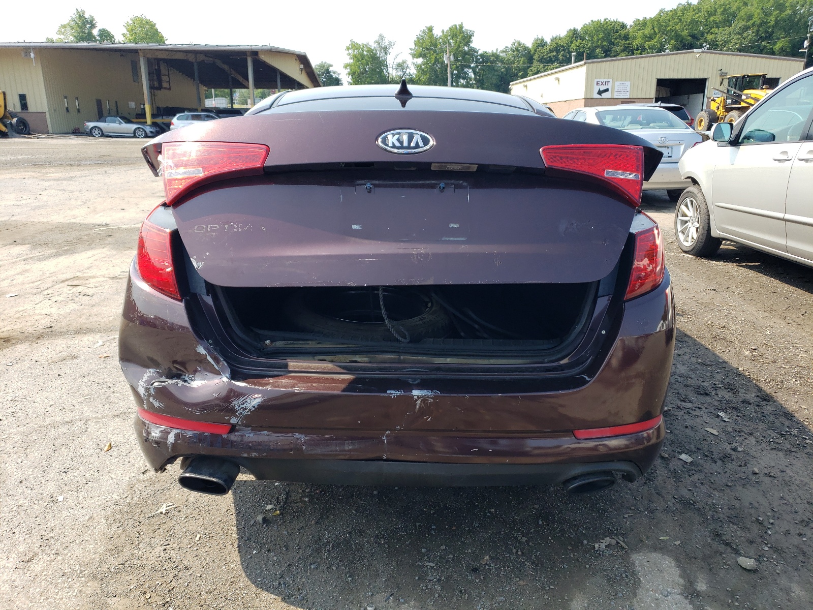 KNAGN4A76B5055302 2011 Kia Optima Ex