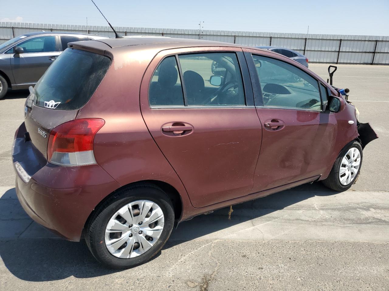 2010 Toyota Yaris - Image 3