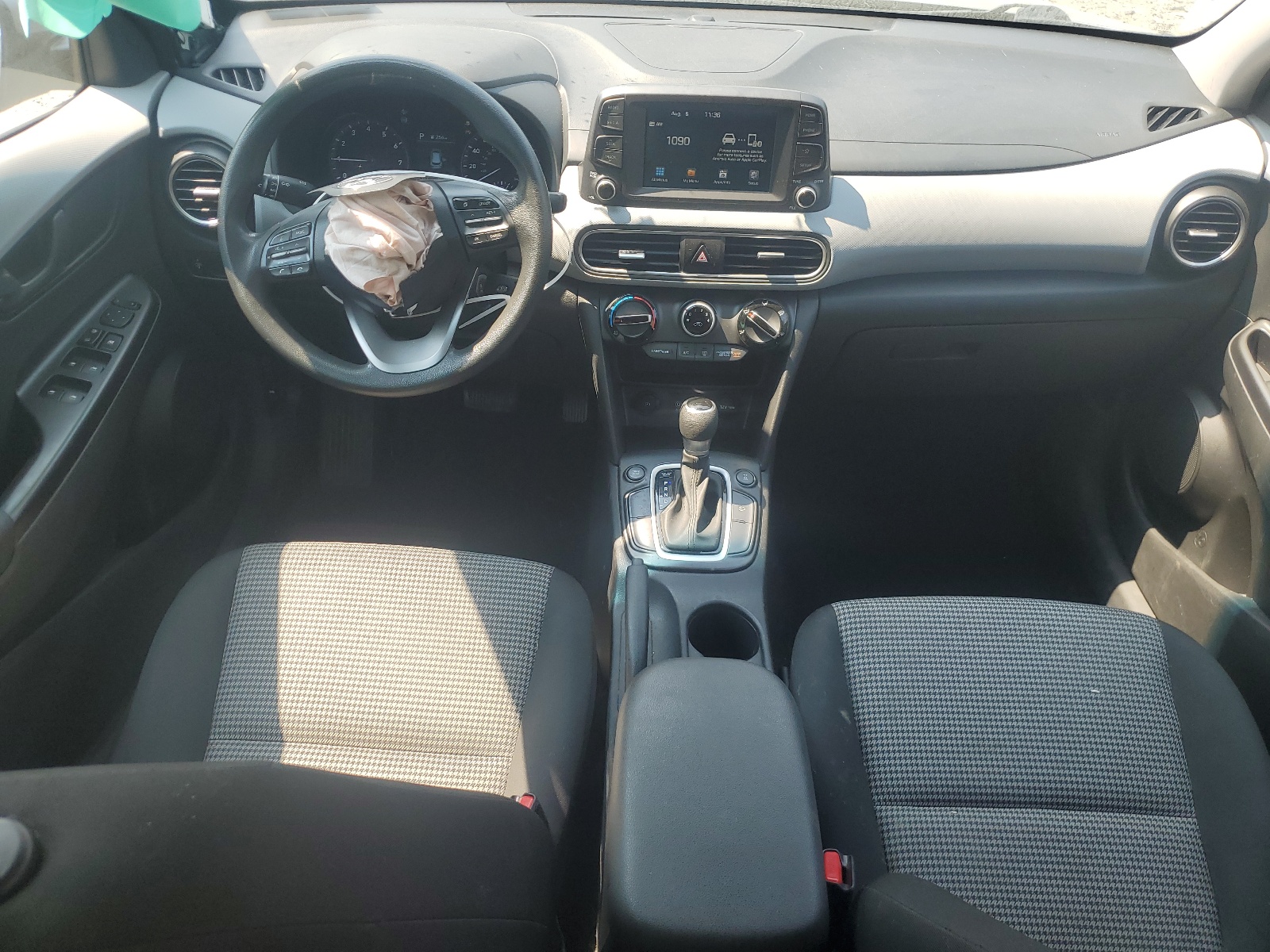 KM8K1CAA3KU306745 2019 Hyundai Kona Se