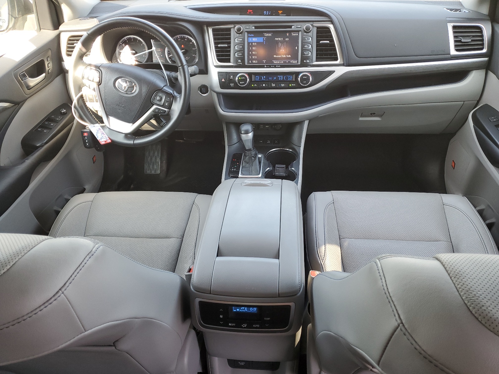 5TDDZRFH6KS741651 2019 Toyota Highlander Limited