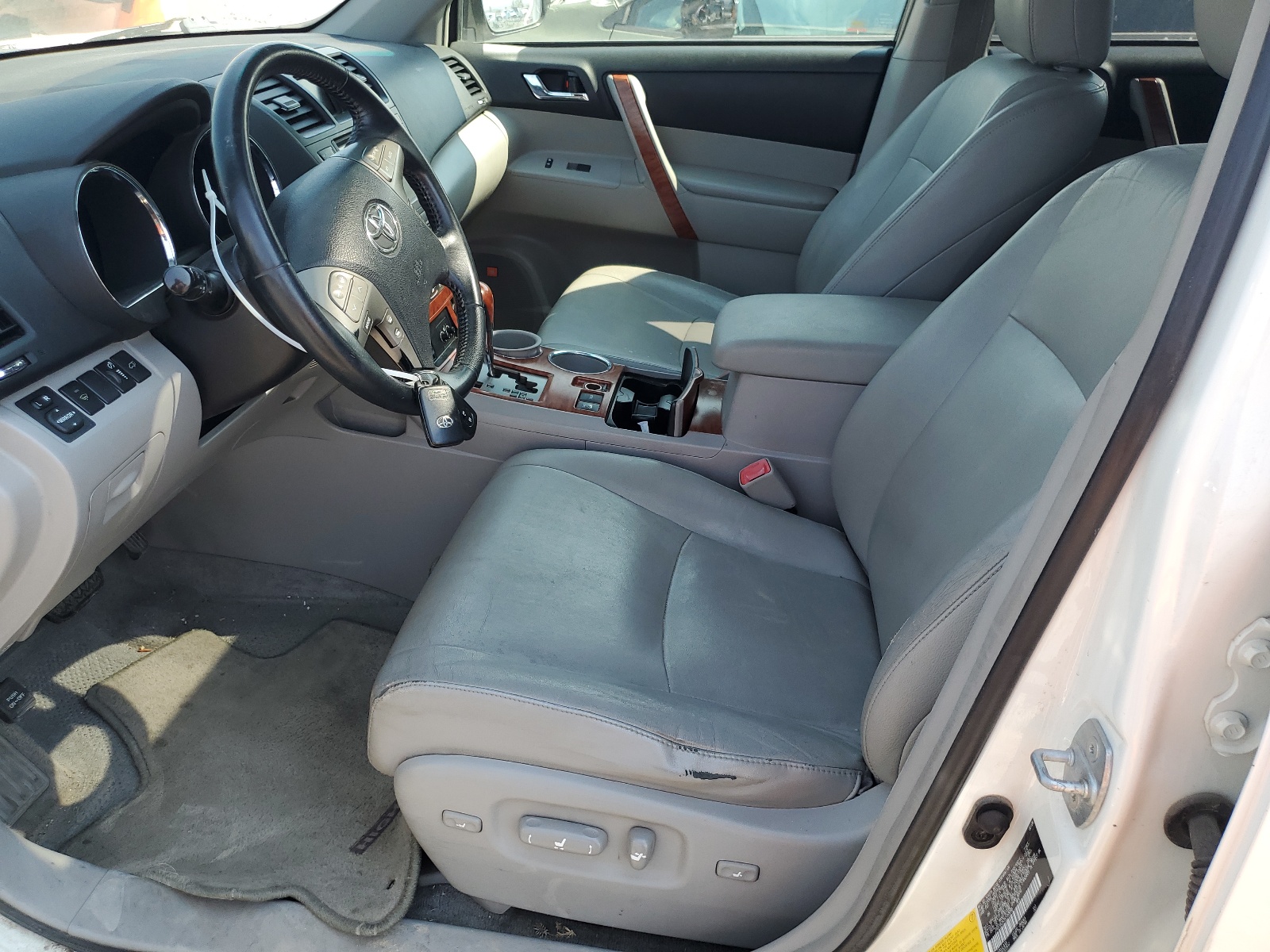 JTEES42A382068088 2008 Toyota Highlander Limited