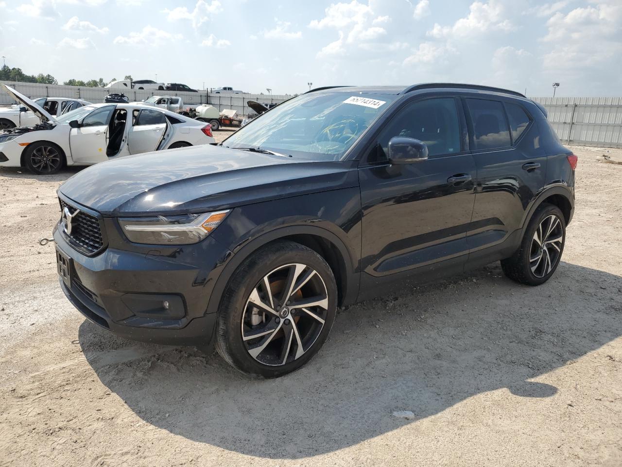 YV4162UM4M2493829 2021 VOLVO XC40 - Image 1