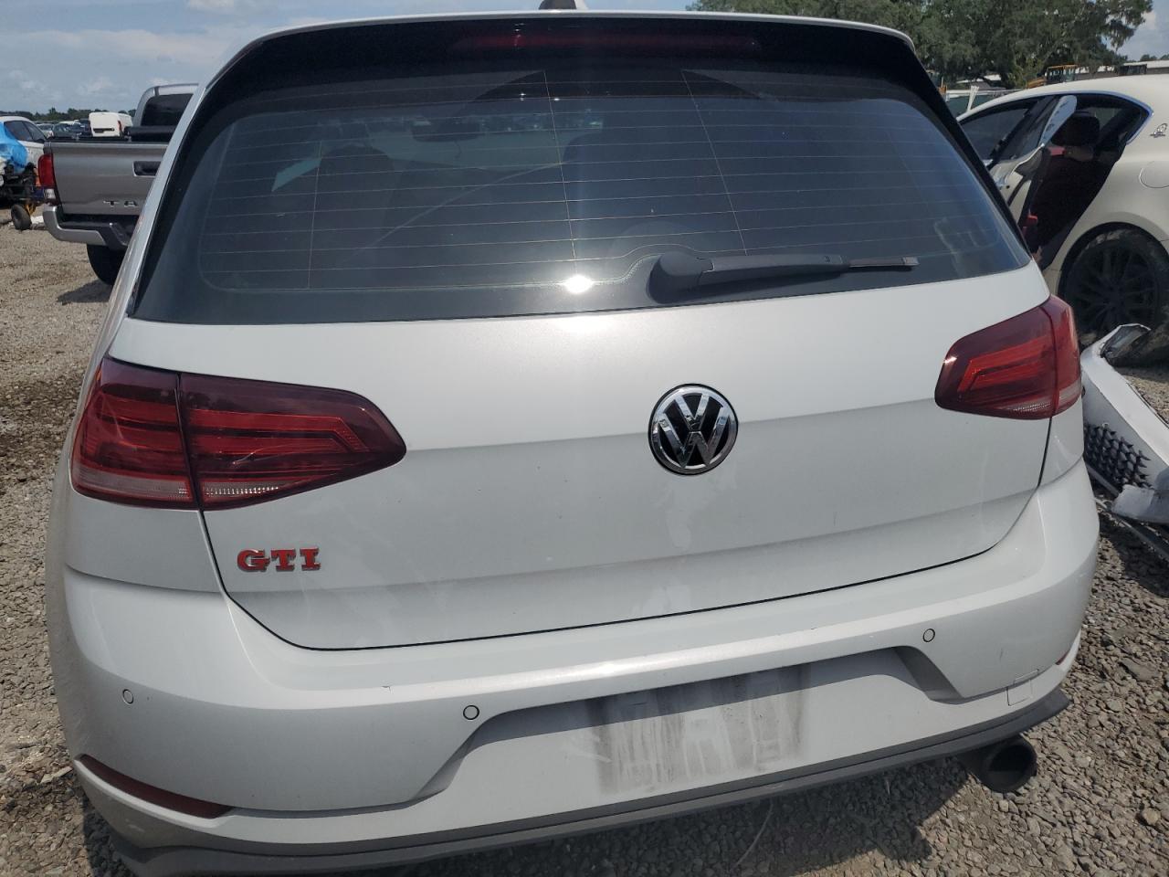 3VW547AU4JM289786 2018 Volkswagen Gti S