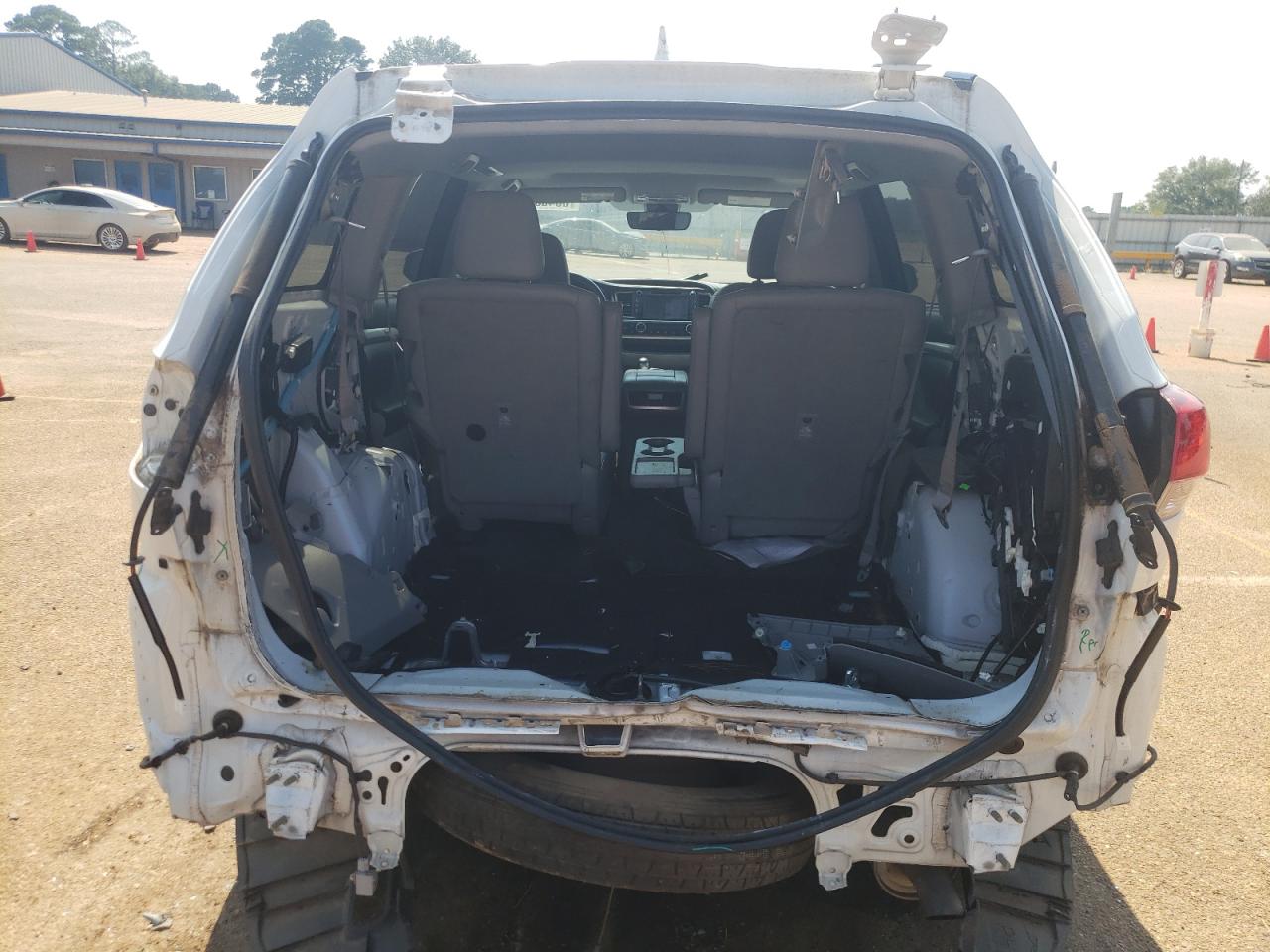 2018 Toyota Highlander Se VIN: 5TDKZRFH9JS547878 Lot: 66400234