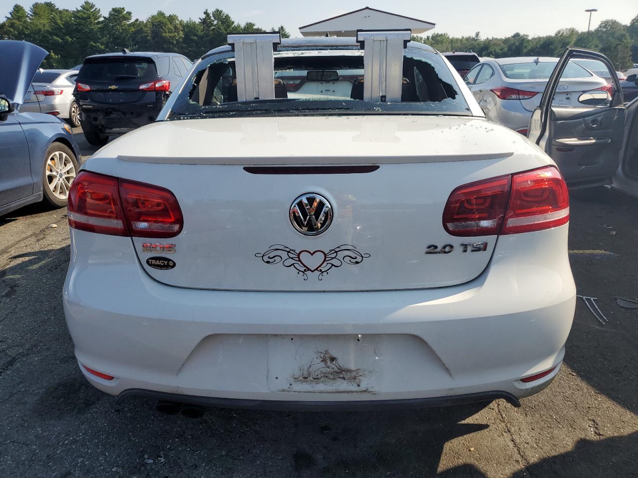 2015 Volkswagen Eos Komfort VIN: WVWBW8AH8FV002701 Lot: 68676484