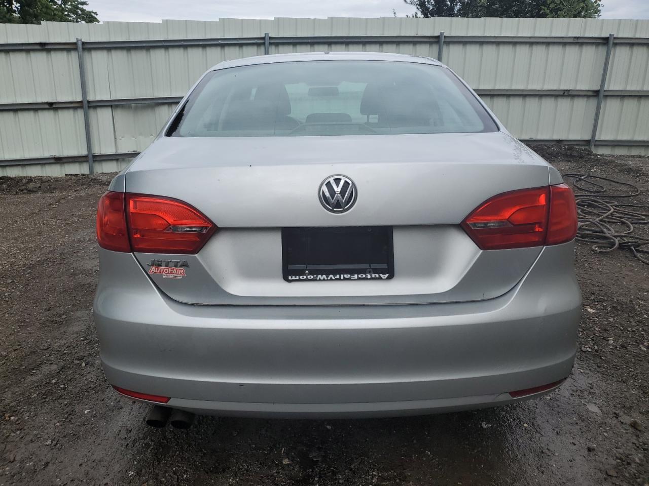 2014 Volkswagen Jetta - Image 6