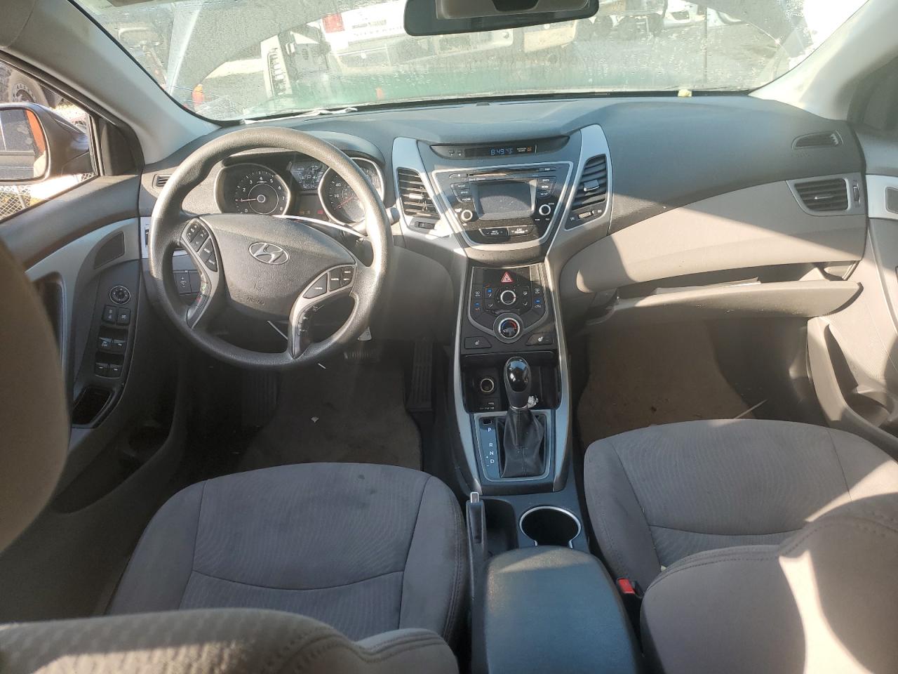 2014 Hyundai Elantra - Image 8
