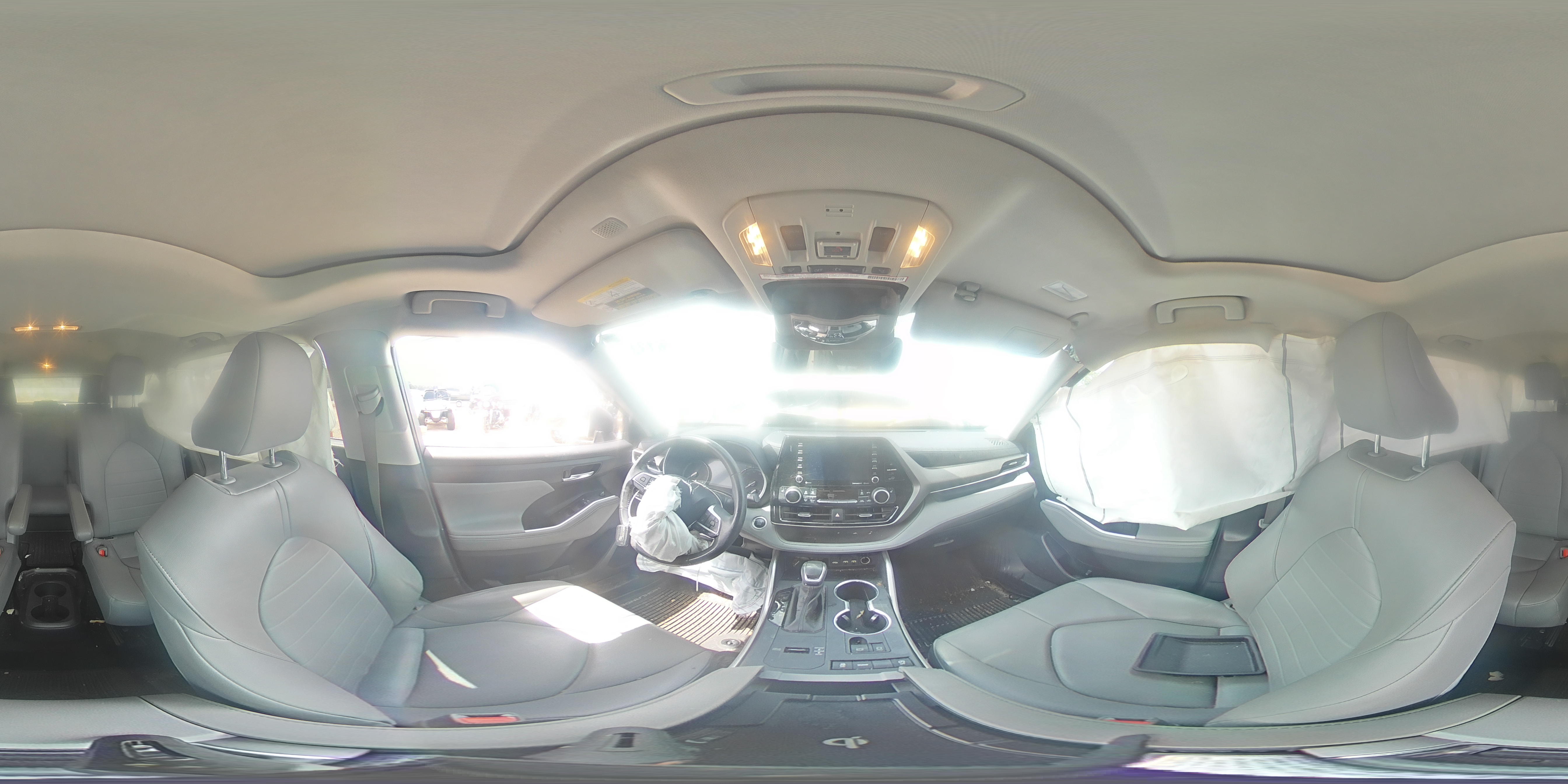 2020 Toyota Highlander - Image 13