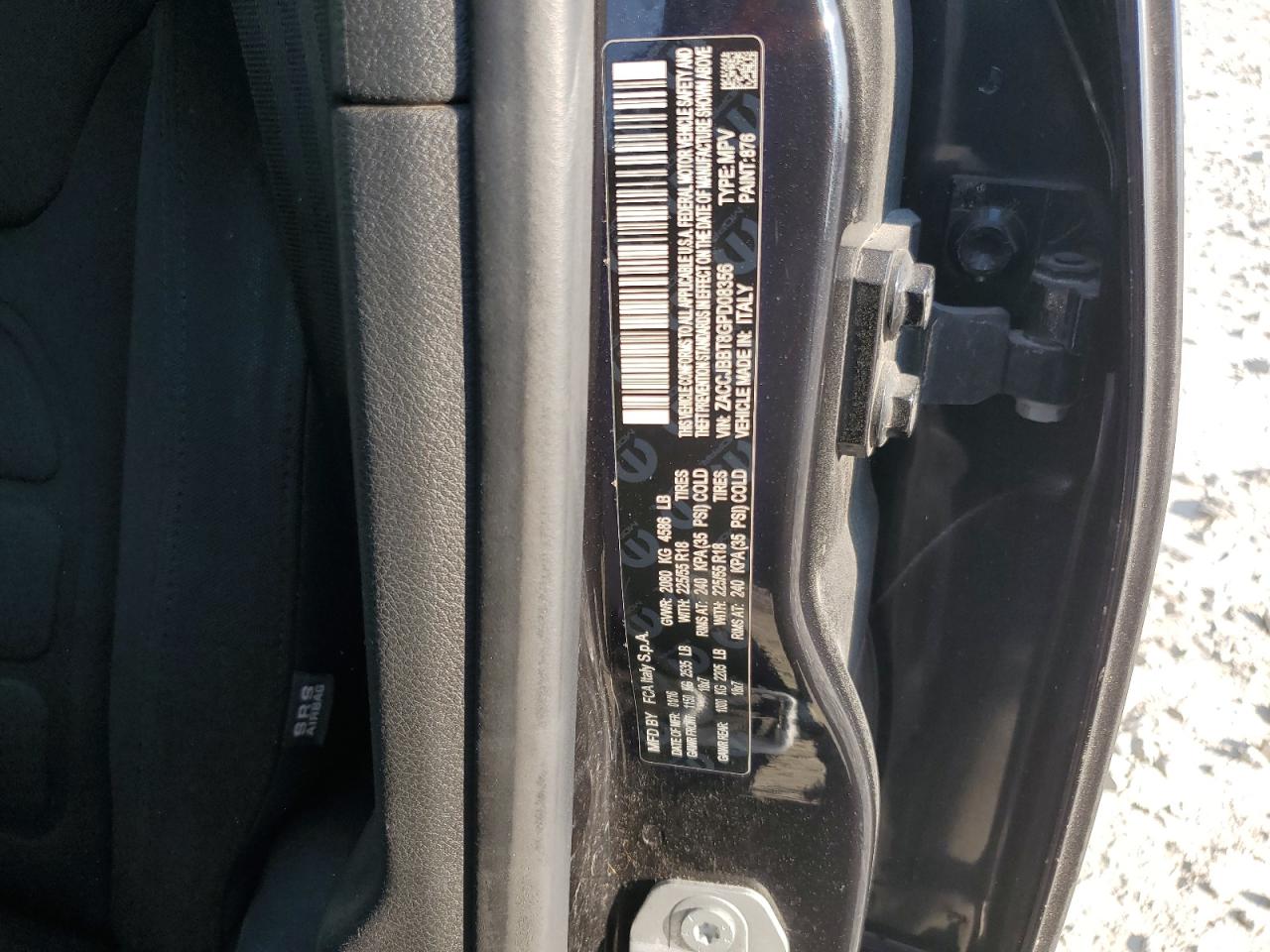 2016 Jeep Renegade - Image 15