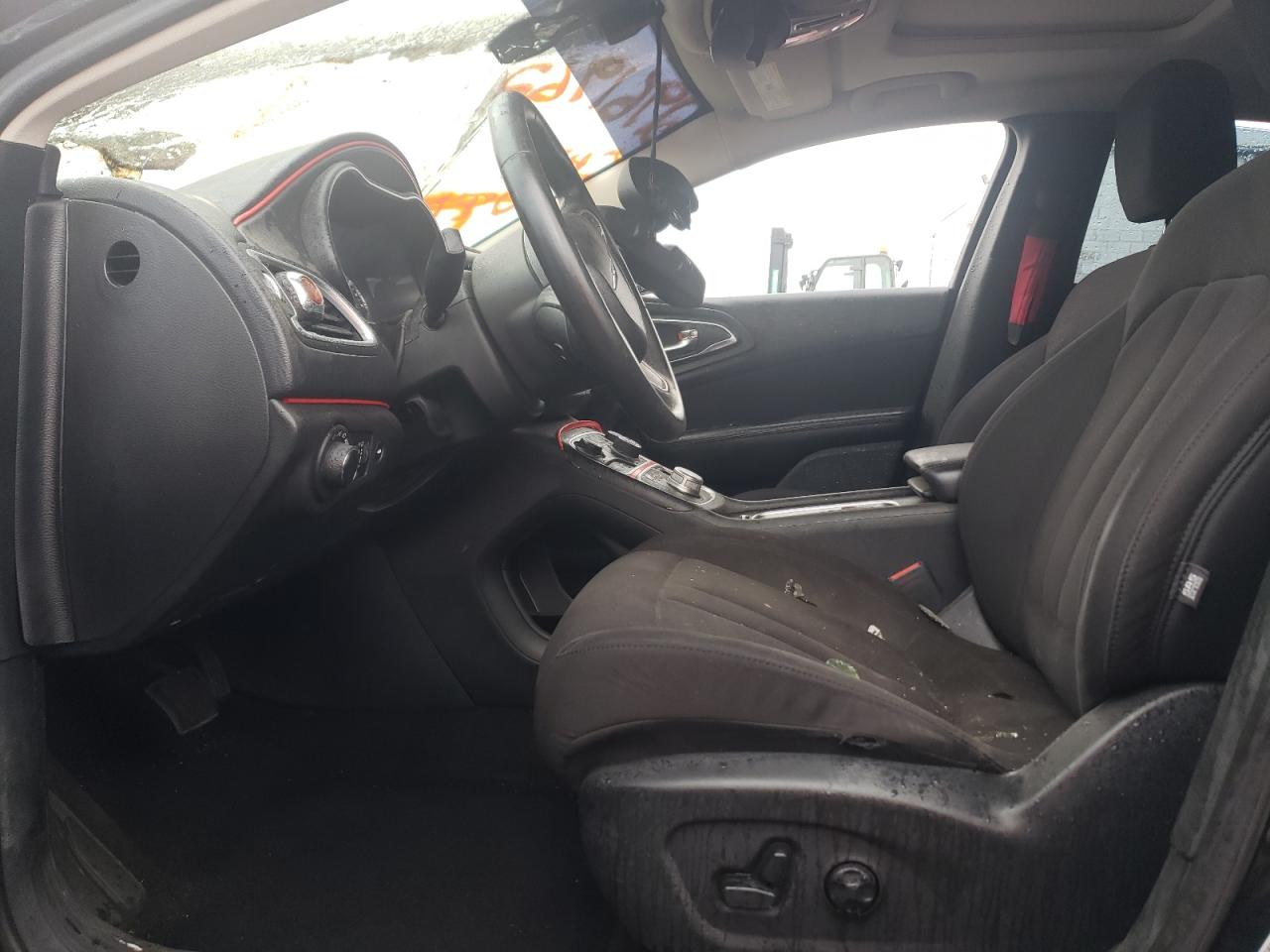 2015 Chrysler 200 - Image 7
