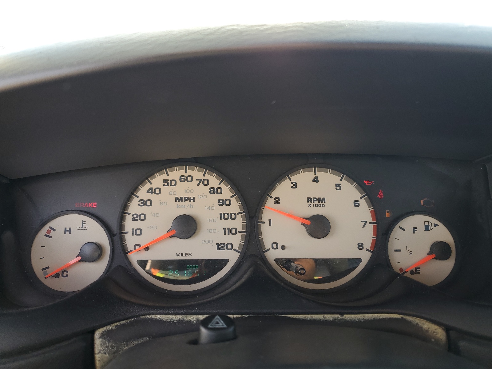 1B3ES56C75D159176 2005 Dodge Neon Sxt