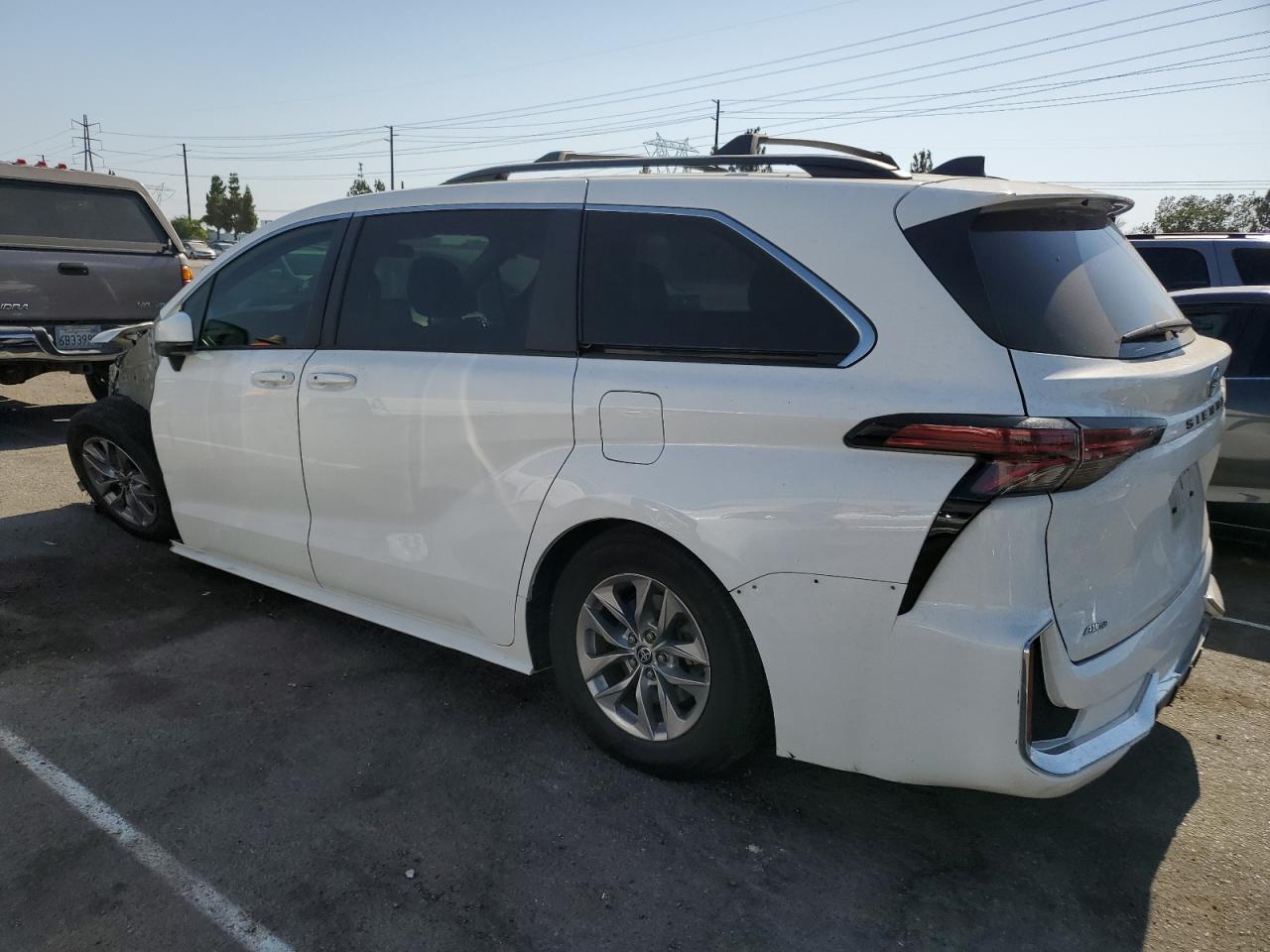 5TDKSKFCXNS058685 2022 TOYOTA SIENNA - Image 2