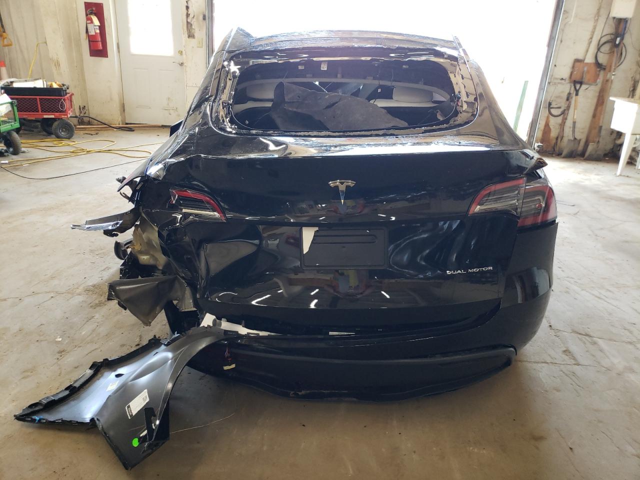 7SAYGAEE2RF124586 2024 Tesla Model Y