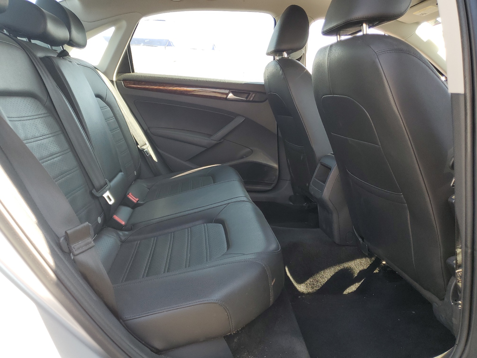 1VWCP7A38CC028705 2012 Volkswagen Passat Sel