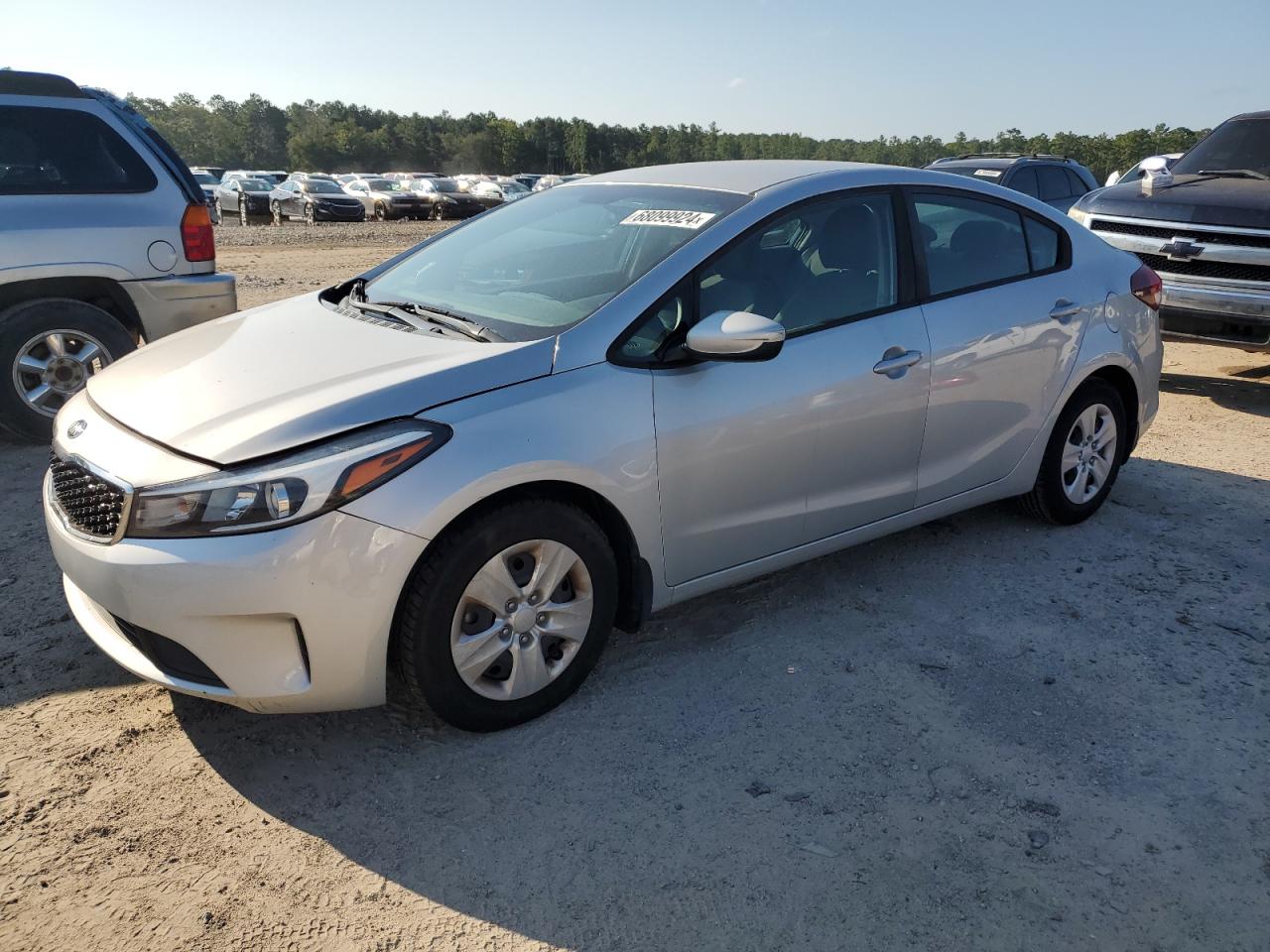 3KPFK4A73JE227523 2018 KIA FORTE - Image 1