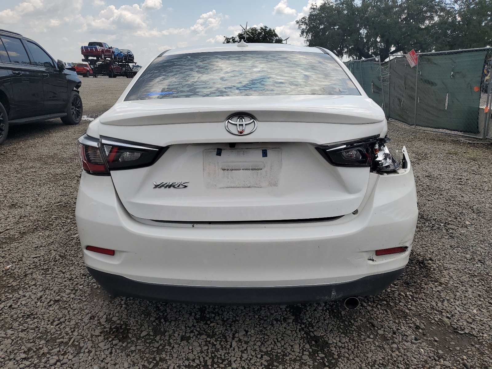 3MYDLBYV7KY526575 2019 Toyota Yaris L