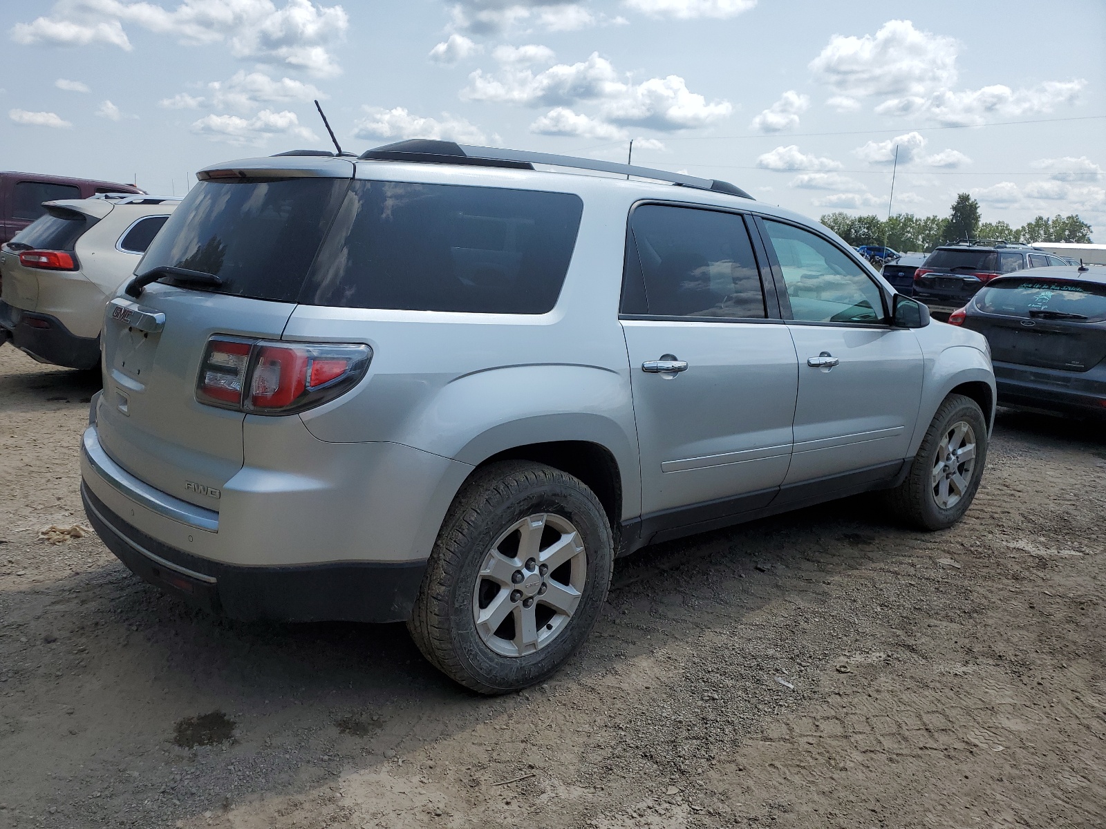 1GKKVPKD2FJ161072 2015 GMC Acadia Sle